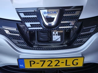Dacia Spring Expression 27 kWh | Achteruitrijcamera | Parkeersensoren achter | Lichtmetalen velgen | Airco | Navigatiesysteem | Bluethooth | Elektrisch bedienbare ramen / 33