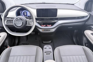 Fiat 500 La Prima 42 kWh / Panoramadak / Navi / Carplay / Camera / 8