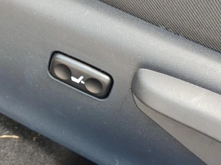 Toyota Auris 1.8 Hybrid DYNAMIC ULTIMATE / 12