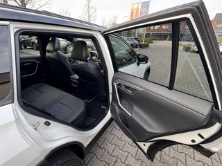 Toyota RAV4 2.5 HYBRID AWD BI-TONE PANO-DAK STOELVERW BLIND-SPOT 360° CAMERA PARK-SENSOREN APPLE/ANDROID EL-ACHTERKLEP / 20