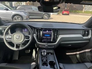 Volvo XC60 2.0 T6 Plug-in hybrid AWD Plus Black Edition LUCHTVERING | ELEK. TREKHAAK | STOEL + STOELVERWARMING | ACHTERBANK VERWARMD | HARMAN KARDON | RIJKLAAR | FABRIEKS GARANTIE T/M 7-2027 | PANO | / 10