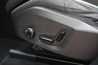 Volvo XC60 T6 Recharge AWD Plus Bright | Stoelverwarming | Trekhaak | 360° Camera |  Long range  | Pilot Assist |  BLIS  | Keyless / 32