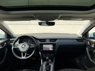 Skoda Octavia Combi 1.8 TSI 4x4 DSG Pano Trekhaak CarPlay Elektrische achterklep / 16