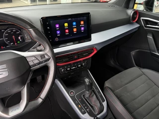 SEAT Arona 1.5 TSI FR Launch Edition 150PK Automaat Camera Sportstoelen Navi Apple Carplay Android Auto / 8
