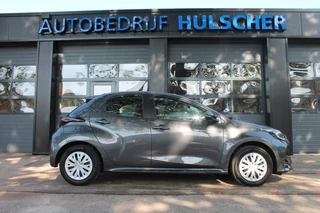 Toyota Yaris 1.5 HYB. ACTIVE Automaat / Camera / Cruise control / Dab radio / Apple carp. / 8
