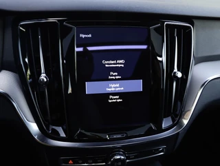 Volvo V60 T8 Recharge AWD R-Design Pano | HarmanKardon | Ak. Glas | Trekhaak | Head Up / 15