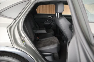 Audi Q3 Sportback 45 TFSIe 245pk S Edition S-Line LED Camera Keyless Navigatie Stoelverwarming / 12