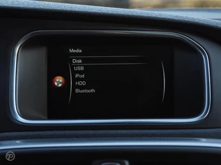 Volvo V40 2.0 D3 150 PK Business Sport R-Design Panoramadak Harman Kardon LED Standkachel Trekhaak Stoelverwarming 18" / 30