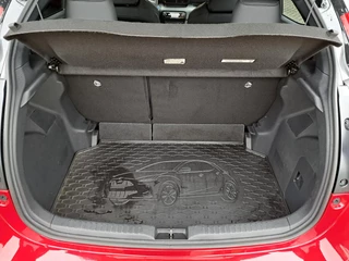 Toyota Yaris 1.5 HYBRID EXECUTIVE HEAD-UP STOELVERWARMING BI-TONE PARK-SENSOREN HALF-LEDER 17"LM-VELGEN PRIVACY-GLASS / 12