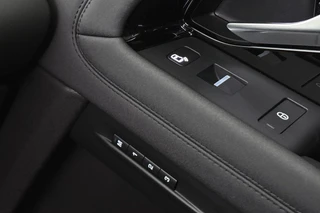 Land Rover Range Rover Evoque 1.5 P300e AWD SE Leder Memory Stuur-Stoelverwarming Camera / 40