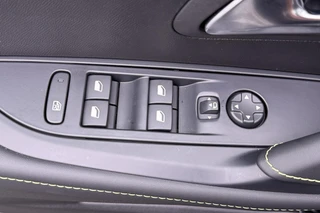 Peugeot 208 1.2 Hybrid 145 e-DCS6 GT Alcantara / 2+6 Jaar Garantie / 24