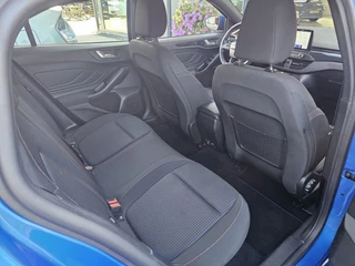 Ford Focus Wagon 1.5 EcoBoost ST Line Business Geen import | Navi | Cruise / 8