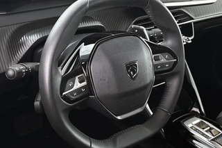 Peugeot 208 1.2 Hybrid 110 e-DCS6 Allure / 12