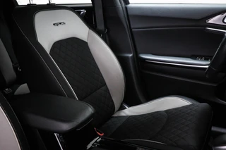 Kia ProCeed 1.5 T-GDI GT-Line | CAMERA | CLIMATE CONTROL / 9