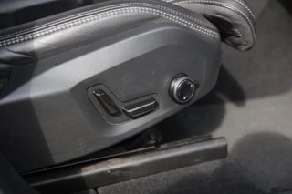 Volvo XC60 T6 Recharge AWD R-Design | Stoelverwarming & Koeling | 360° Camera | Panoramadak | Long Range | H/K | Keyless / 46