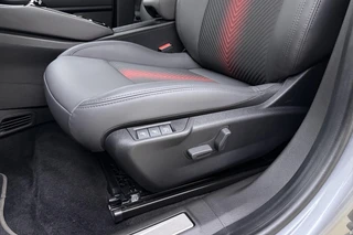 Alfa Romeo Junior 1.2 Turbo 145pk Hybrid Automaat Ibrida Speciale | Navigatie | Adapt. Cruise control | Climate control | Elektrische achterklep | Keyless | LED Matrix koplampen | 18" Lichtmetalen velgen / 19