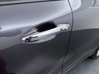 Kia Niro 1.6 GDi Hybrid DynamicPlusLine  - Stoel / Stuurwielverwarming - Climate Control - ACC - Trekhaak - Achteruitrijcamera - Fabrieksgarantie tot 02-2028 / 17