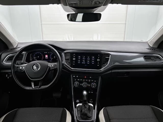 Volkswagen T-Roc 1.5 TSI Sport | Trekhaak | Camera | CarPlay | Stoel-/Stuuverwarming | Adaptive Cruise | / 5