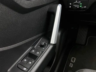 Audi Q2 35 TFSI epic Automaat | Adaptive Cruise | Stoelverwarming | CarPlay | Camera | Parkeersensoren achter / 30