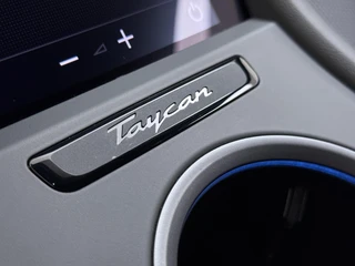 Porsche Taycan Turbo 93 kWh VAN:89.900,- VOOR:84.877 ,- UW HERFSTVOORDEEL:5.023,- SOH 91% | SPORT CHRONO | HEAD-UP | CARBON PAKKET | ALCANTARA STOELEN + HEMEL | DUAL SCHERM | PSCB KERAMISCH GECOATE REMMEN | BURMESTER PREMIUM AUDIO | STOELVERWARMING + STUURWIELVERWARMING | STOELVENTILATIE | MEMORY SEATS | PORSCHE DEALER ONDERHOUDEN | 360° CAMERA | VERKEERT IN NIEUWSTAAT | ALL-IN PRIJS | 12 MAANDEN BOVAG GARANTIE / 45