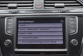 Volkswagen Tiguan 1.4 TSI ACT 150 pk Connected Series  NL-Auto | DAB | Elekt.trekhaak | Carplay | Cruise Control | Climate Control | NAP / 46