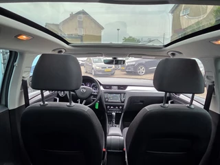 Škoda Rapid Spaceback 1.0 TSI Greentech NAVI TEL PANORAMADAK / 10