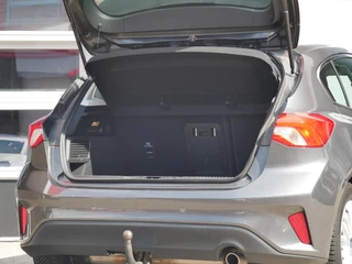 Ford Focus 1.5 EcoBoost Titanium Business NL Auto| Trekhaak| Dealer onderhouden / 27