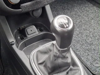 Opel Corsa 1.4-16V Design Edition Trekhaak Audio/Cruise Airco Orig.NL Voll.Onderhouden! / 24