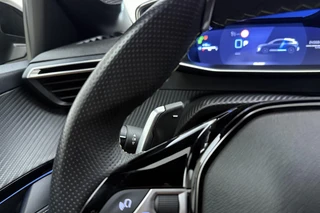 Peugeot 208 1.2 Hybrid 145 e-DCS6 GT | Stoelverwarming | Cruise control | Apple carplay/Android auto | Elek. verstelbare stoelen | Achteruitrijcamera | Kunstlederen/Alcantara bekleding | Massagefunctie | Stuurbediening / 23