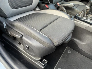 Opel Crossland X 1.2 Turbo 110Pk Innovation | Climate control | Navigatie | Camera | Cruise control | Parkpilot | Elektrisch Pakket | AGR | Trekhaak | LM-Velgen / 45