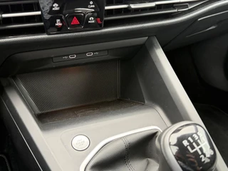 Volkswagen GOLF 1.5 TSI MOVE Business / 21
