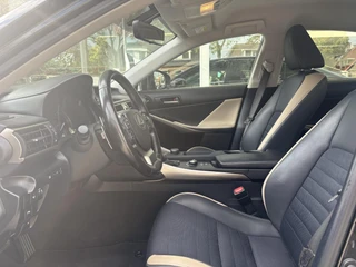 Lexus IS 300h Hybrid Sport Edition / 20