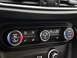 Alfa Romeo Stelvio 2.0 T AWD Ti Q4 | Automaat | Adaptive Cruise | Stoelverwarming | Navigatie | Camera | Leder | BTW / 30