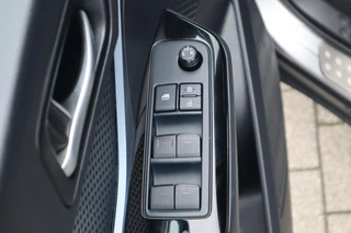 Toyota C-HR 1.8 HYBRID DYNAMIC TREKHAAK STOEL/STUURVERW. ANDROID/APPLE AD-CRUISE CAMERA DEALERONDERHOUDEN / 18