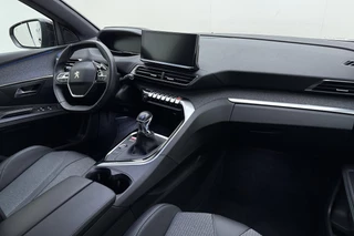 Peugeot 3008 1.2 PureTech Allure Pack Business | Trekhaak | Achteruitrijcamera | Navigatie | Airco | Stoelverwarming | Climate control | Cruise control | Dodehoekdetectie / 16