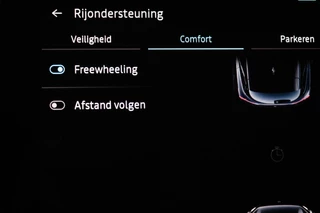 Renault Captur 1.3 mild hybrid 160 techno / 44