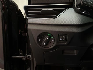 Skoda Kamiq 1.0 TSI 110pk Ambition Parkeersensoren Climate Control DAB+ Cruise Control / 23