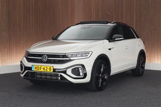 Volkswagen T-Roc 1.5 TSI 150pk DSG R-Line Business+ Black Style Trekhaak Camera IQ.Light Panoramadak Virtual Cockpit Navigatie
