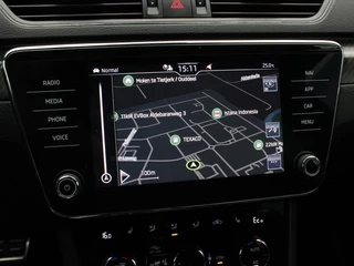 Škoda Superb Combi 1.4 TSI iV Sportline Business | Trekhaak | Camera | Stoel/Stuur Verwarming | Carplay | Navigatie | Climatronic | 19 Inch | 39.084 Km !! / 20