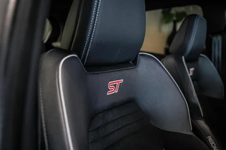 Ford Fiesta 1.5 EcoBoost ST-3 Performance|Recaro|B&O|Carplay|Winterpakket|Camera| / 23