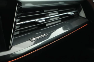 Audi Q4 Sportback e-tron 40 S edition 77 kWh SOH 93% Trekhaak Camera HUD Sonos Panoramadak Stoelverwarming Navigatie S-Line / 42
