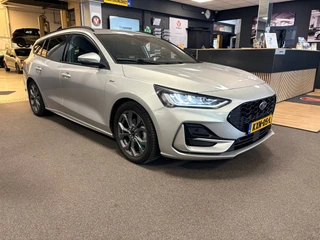 Ford Focus Wagon 1.0 EcoBoost Hybrid ST Line X automaat / Camera / cruise / stoel en stuurverwarming / 8