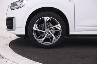 Audi Q2 30 TFSI Sport  S-line! Leer, Cruise, Navigatie / 8