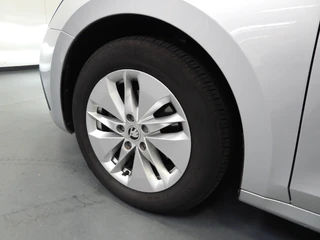 Skoda Octavia Combi 1.0 TSI Business Edition NAVI/TREKH./CLIMA/LED/16"LMV! / 36