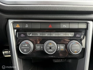 Volkswagen T-Roc 1.5 TSI DSG Active CLIMA*CARPLAY*PDC*STOELVERW / 50