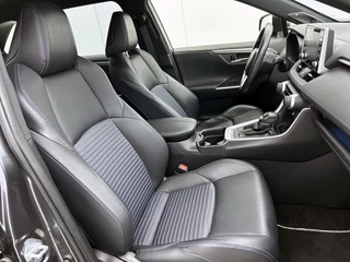 Toyota RAV4 2.5 Hybrid Dynamic | Camera | Navi | Cruise Control | Stoelverwarming | Electrische Stoelen / 13