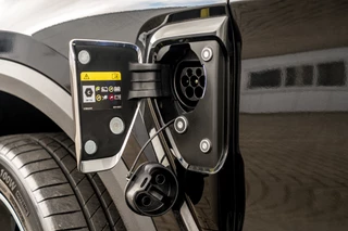 Lynk & Co 01 1.5 Plug-in Hybrid 262 Pk 360 Camera | Panoramadak | 75 km Elektrisch | Full Map Navi | NL Auto | 20 inch. LMV | 1e eigenaar / 19
