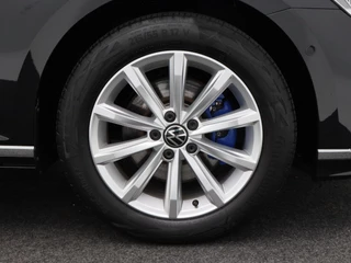 Volkswagen Passat 1.4 TSi 218 Pk PHEV GTE Business | Panoramadak | Camera | Adaptive Cruise | Stoelverwarming | Navigatie | CarPlay | 17 Inch | 73.094 Km !! / 10