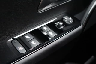 Lancia Ypsilon 1.2 Turbo Hybrid HF Line 110pk / 19