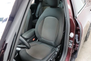 MINI Clubman Cooper Serious Business / Navigatiesysteem Professional / Panoramadak / Harman Kardon / Climate Control / 17 Inch / LED-koplampen / Parkeersensoren / Cruise Control / Lichtpakket / 14